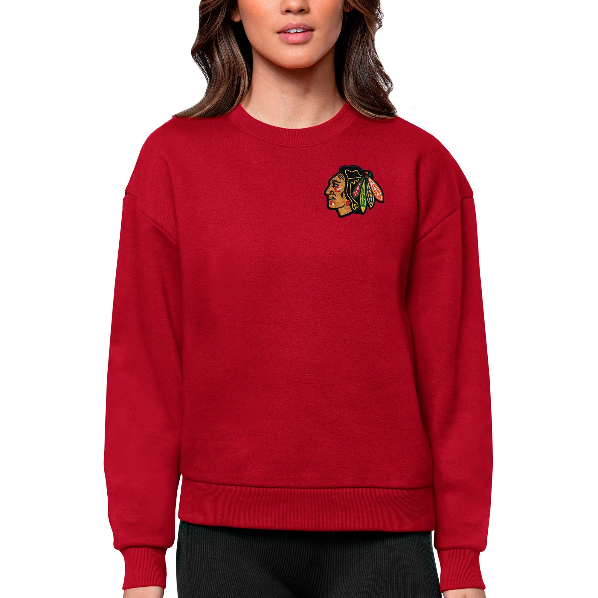 Women's Antigua Red Chicago Blackhawks Primary Logo Victory Crewneck Pullover Sweatshirt